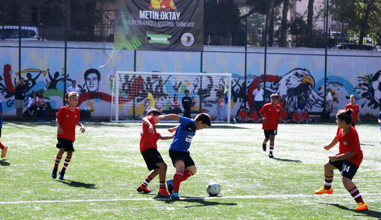 ‘Metin Oktay Kulüpler Arası U-12 Futbol Turnuvası’nda İlk Düdük Çaldı