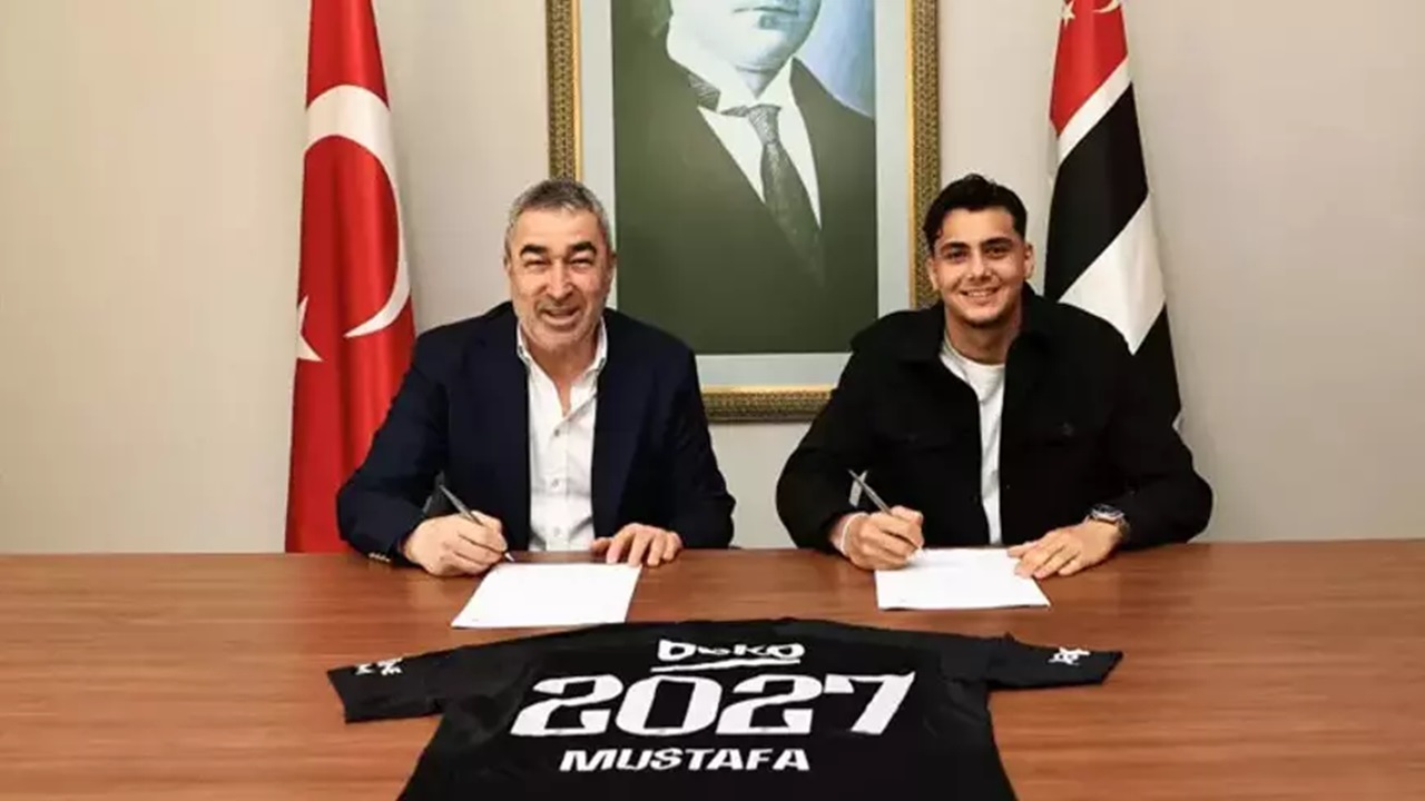 Beşiktaş genç futbolcusu Mustafa Erhan Hekimoğlu ile sözleşmesini uzattı