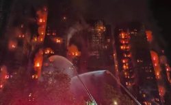 Hong Kong’u sarsan facia: Ölü sayısı 75’e çıktı, yüzlerce kişiden haber yok