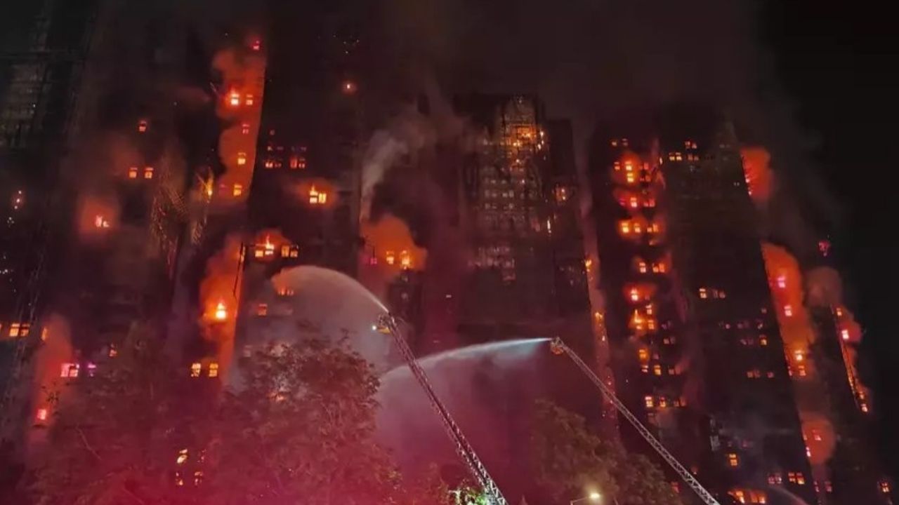 Hong Kong’u sarsan facia: Ölü sayısı 75’e çıktı, yüzlerce kişiden haber yok