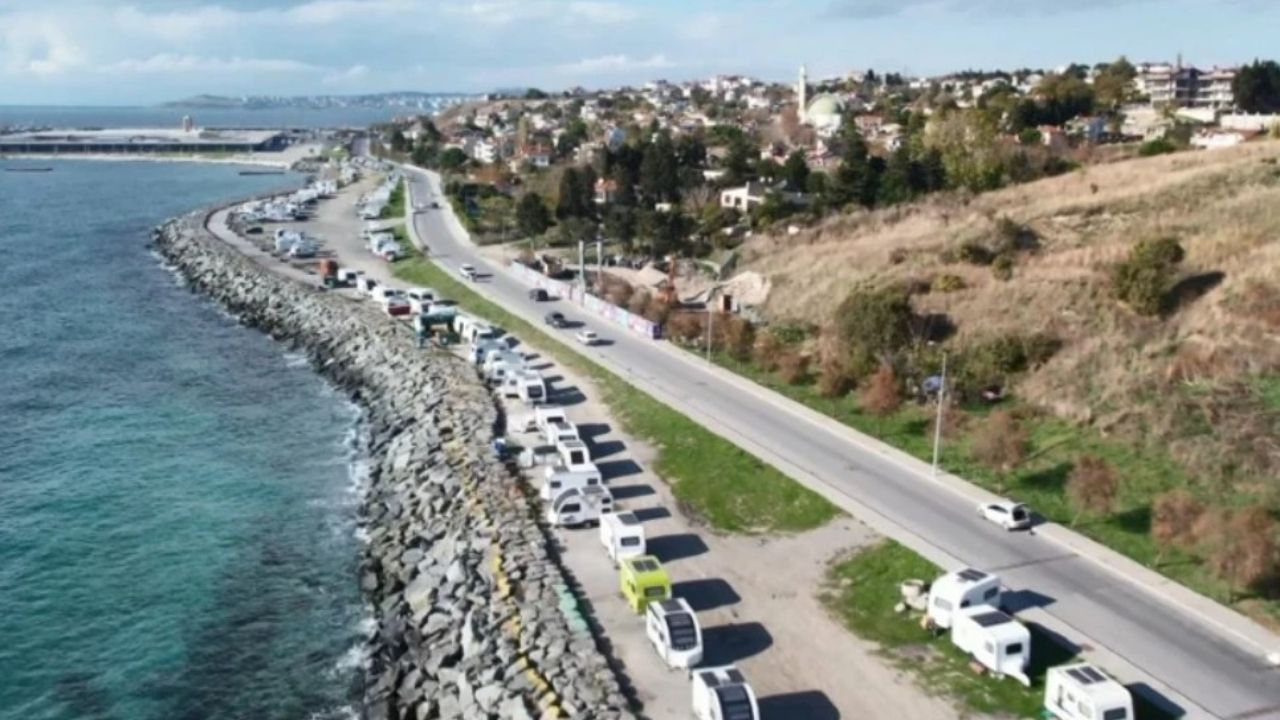 İstanbul’da Sahil Karavanlarla Doldu! Halk İsyan Etti: “Sahili Kullanmamız Engelleniyor”